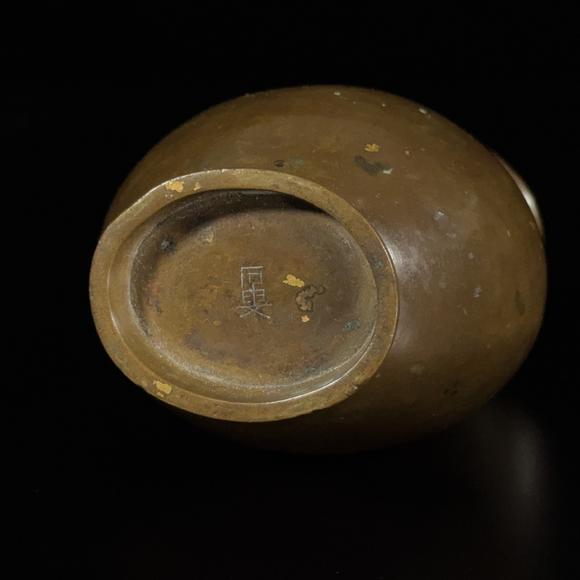 古龍會(huì)十七世紀(jì)「石叟」款 銅點(diǎn)金錯(cuò)銀 獅子耳瓶