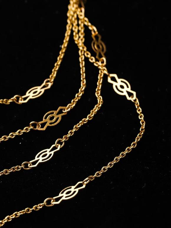 Horizontal Enchère Art Nouveau Gold Long Sautoir Necklace