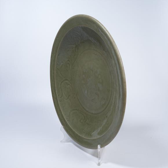 弘楊株式會(huì)社龍泉窯花卉紋折沿大盤