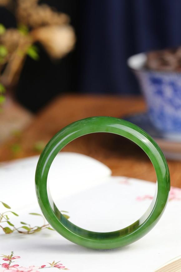 北京唐潮拍賣(mài)有限公司碧色蕩漾·輪胎手鐲精品和田玉碧玉