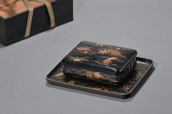 三杉美術(shù)蒔繪托盤、香盒二點(diǎn)
