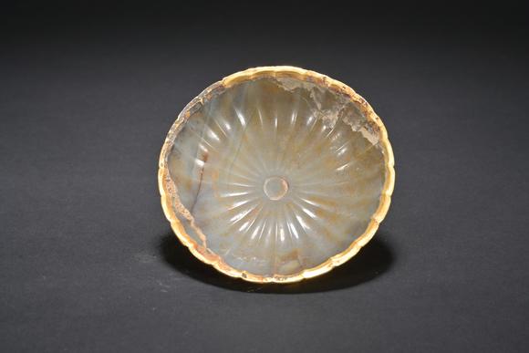 三杉美術(shù)宋 瑪瑙菊瓣紋碗鑲金口