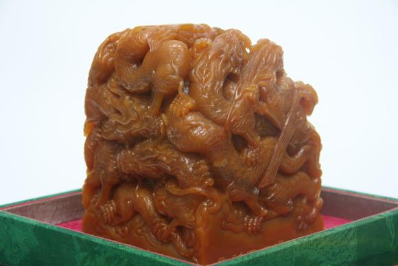 蘭亭古美術(shù)オークション清 田黃九龍乾隆御覽大印