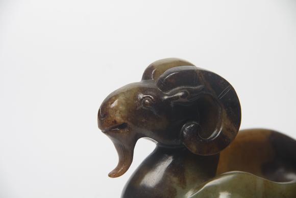 蘭亭古美術オークション隋代 和闐玉羊洗
