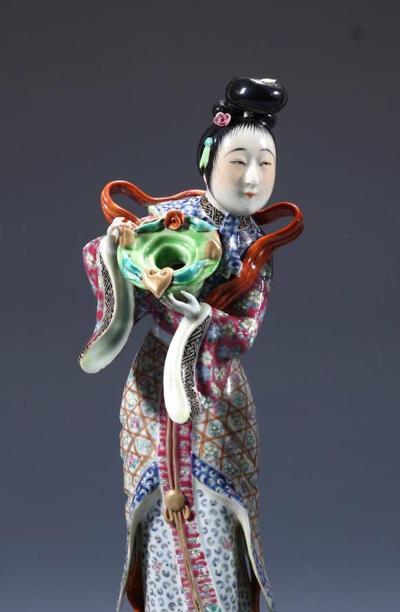 東京SAKURA拍賣（東京櫻花拍賣）民國 福建會(huì)館粉彩天女散花一對(duì)