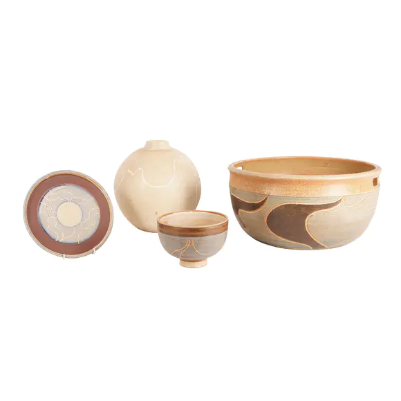 Chiswick AuctionsUsch Spettigue (Contemporary) Large bowl with carry handles, small bowl, saucer, and vase