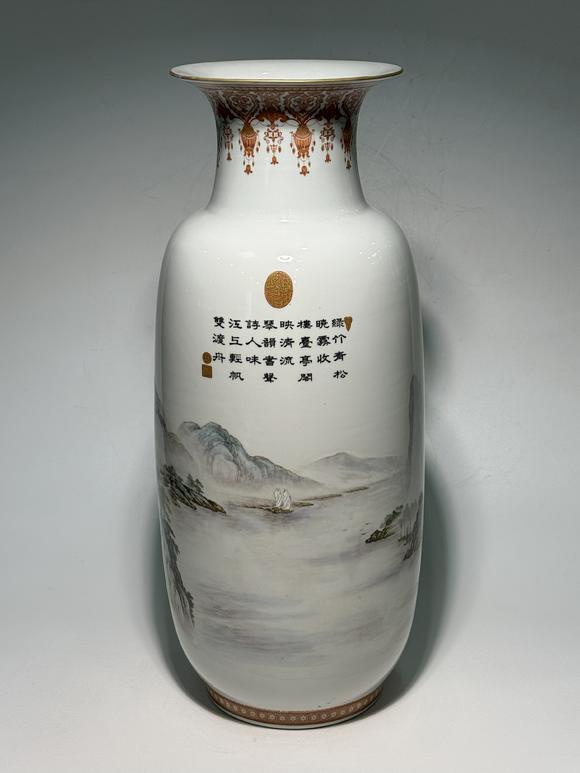 TrésOrs de ParisGrand vase cylindrique famille rose à paysage palatial, 19–20 siècle