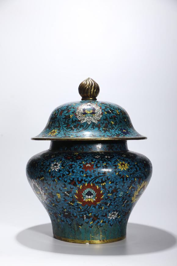 TrésOrs de ParisPot couvert cloisonné chinois ancien à fleurs entrelacées, 18–19 s.