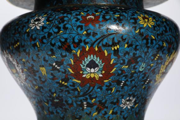 TrésOrs de ParisPot couvert cloisonné chinois ancien à fleurs entrelacées, 18–19 s.