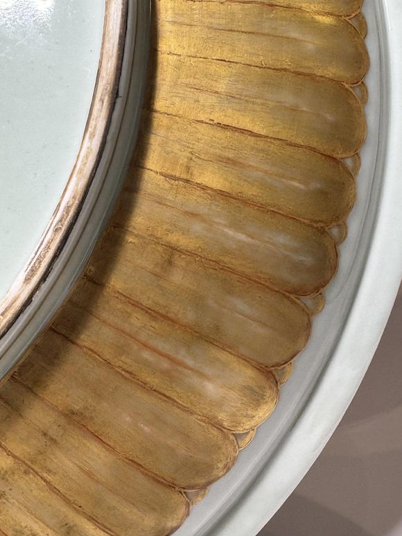 TrésOrs de ParisGrand plat céladon à dragon bleu, 18 siècle