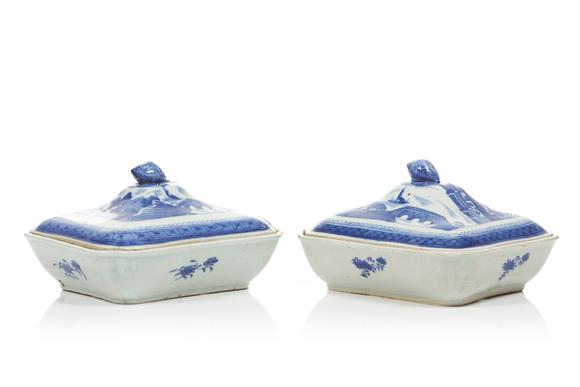 VERITAS Art AuctioneersA pair of Canton porcelain covered dishes