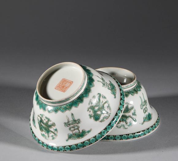 吉本株式會(huì)社清代，粉彩龍紋碗一對(duì)