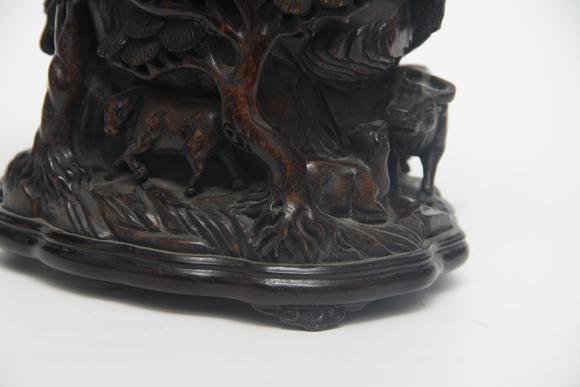 東京蕓術(shù)清  沉香高浮雕筆筒