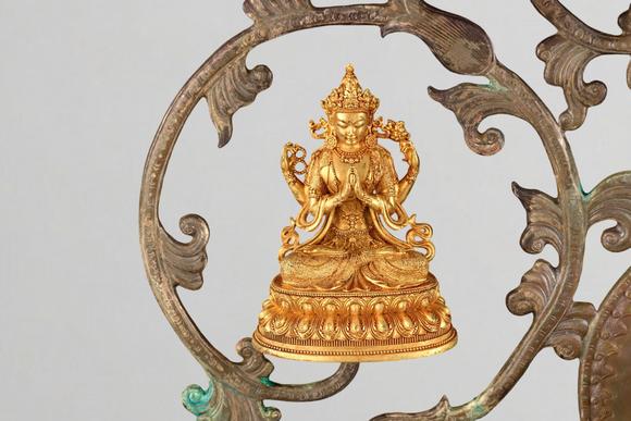 東京蕓術(shù)清代 局部鎏金佛像擺件