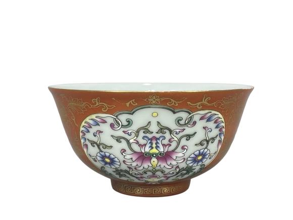 東京蕓術(shù)九畹山房礬紅描金開窗圖案花卉紋碗
