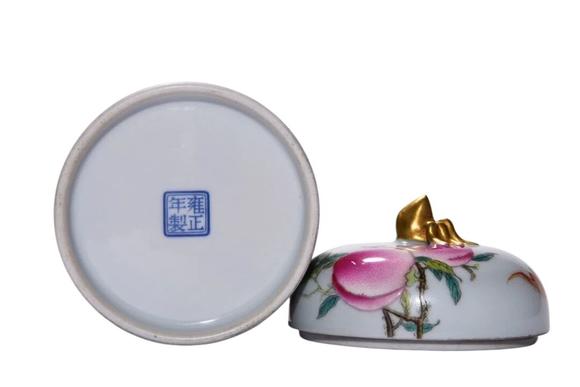 東京蕓術(shù)雍正 粉彩八桃茶葉罐