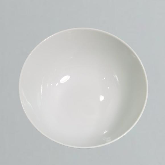 東京蕓術(shù)清乾隆 琺瑯彩花石錦雞圖碗