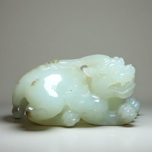東京蕓術(shù)明以前 和田玉瑞獸