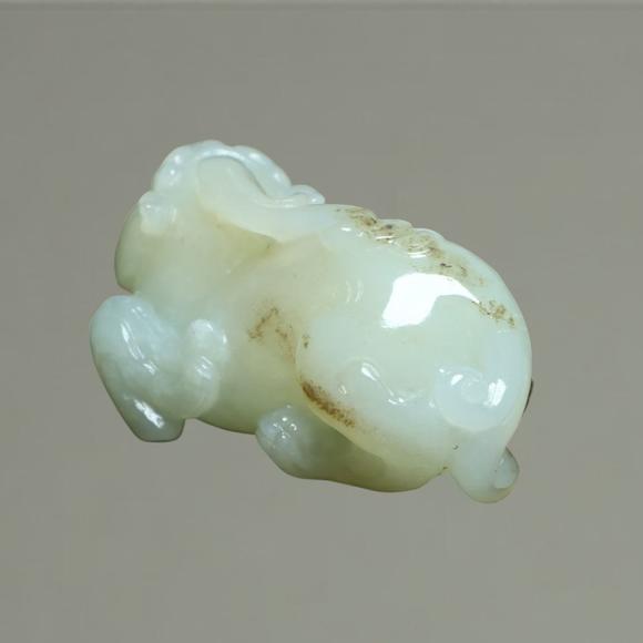 東京蕓術(shù)明以前 和田玉瑞獸