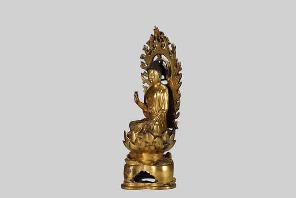東京蕓術(shù)明 銅胎鎏金釋迦牟尼佛坐像