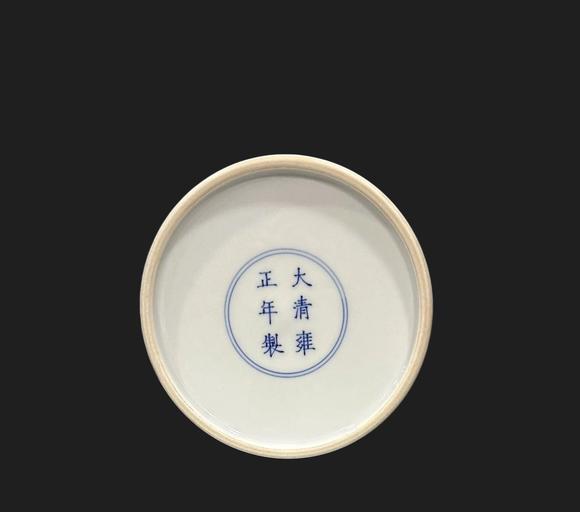 東京蕓術(shù)清雍正 粉彩山水樓閣人物紋搖鈴尊