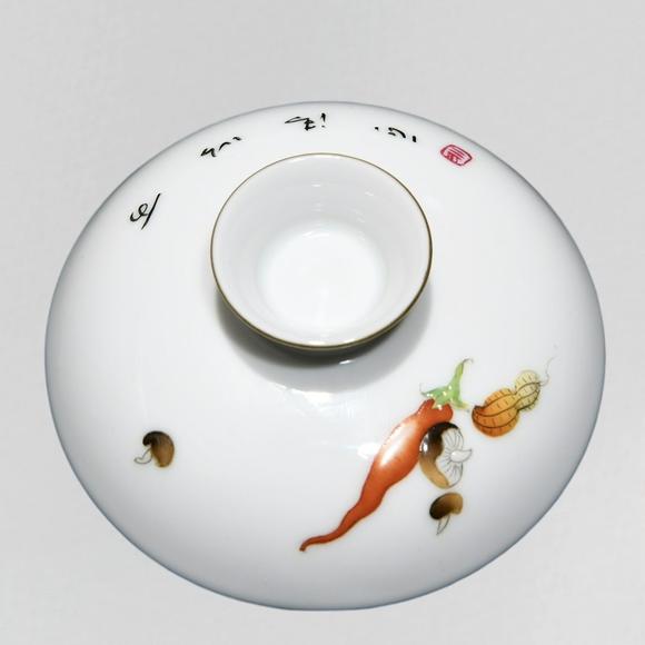 東京蕓術(shù)清雍正 琺瑯彩瓜果紋蓋碗