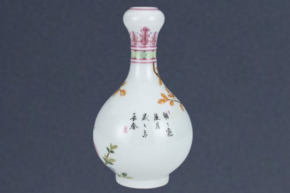 東京蕓術(shù)清乾隆 粉彩花鳥紋蒜頭瓶