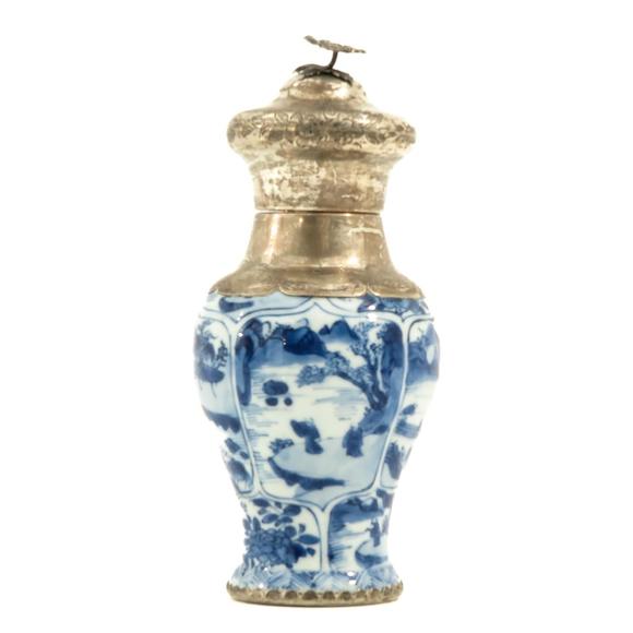 Castle AuctionA blue and white tea caddy