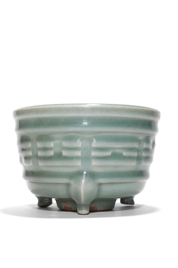 Castle AuctionA Longquan Celadon Trigram Censer with Silver Wire Mesh Cover, 13th–14th C Pr.