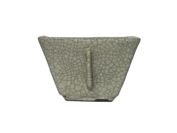 Castle AuctionGe-glazed cup with double-handlers, Ming Dynasty Pr. or earlier.