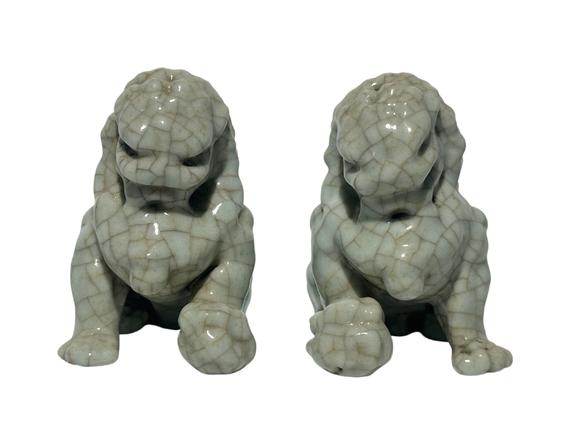 Castle AuctionA Chinese pair of lions, unkown age.
