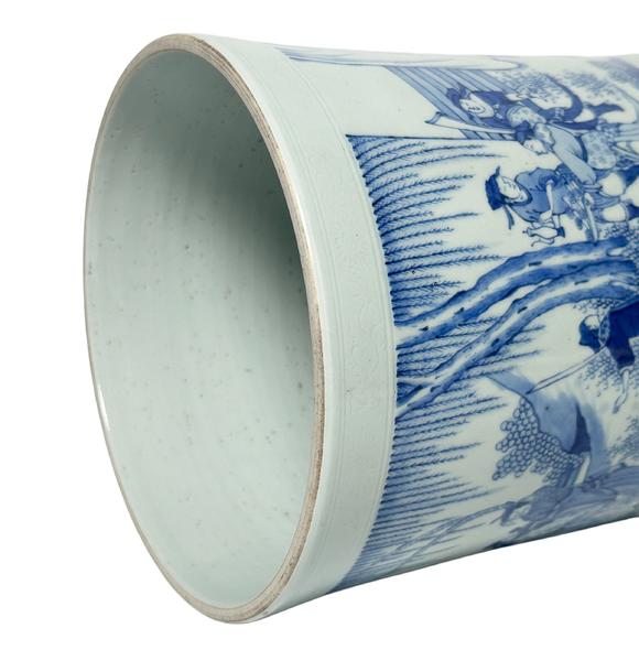 Castle AuctionBlue and white figure brush holder, Ming Dynasty Pr. 