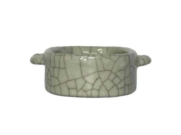 Castle AuctionGe glaze water pot, Ming Dynasty Pr. or earlier.