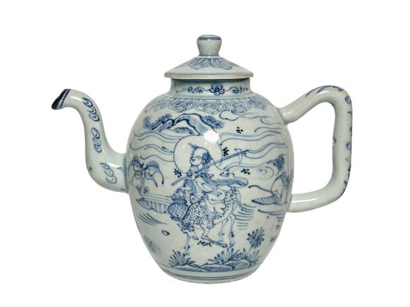 Castle AuctionA Chinese blue-and-white figurine pot, Kang Xi Pr. 