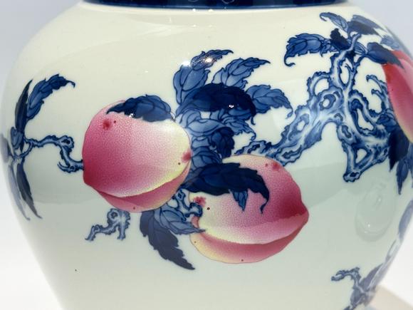 Castle AuctionA Chinese lided Blue and white vase with famille rose peach-patterned, Republic Pr.