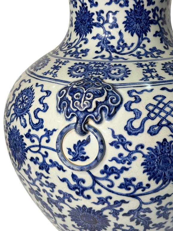 Castle AuctionA Chinese large Blue&White vase with double ears, Qian Long Pr. 
