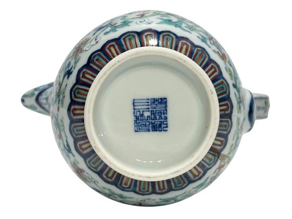 Castle AuctionA Chinese docai pot with cover, Qian Long Pr. 