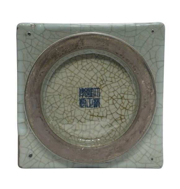 Castle AuctionA Chinese guan ware vase, YongZheng Pr. 