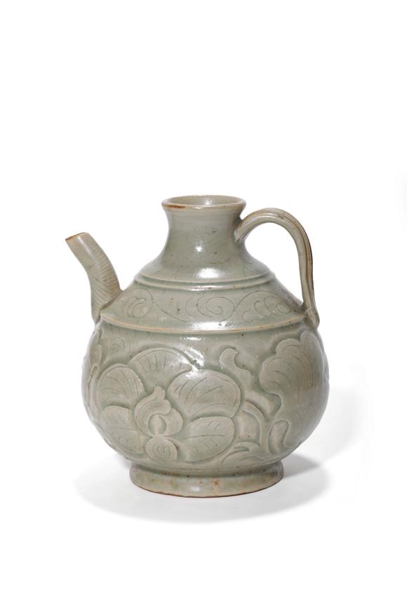 Castle AuctionA Yue Kiln Carved Peony Ewer, 10th–11th C Pr.