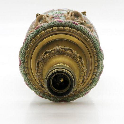 Castle Auction19th century cantonese china porcelain lamp