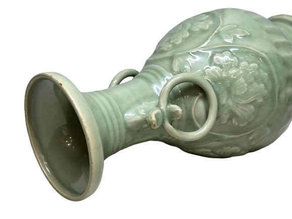 Castle AuctionA celadon vase, Ming Dynasty Pr.