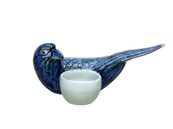 Castle AuctionA miniature Blue and white bird-feeding jar, Ming Dynasty Pr. 