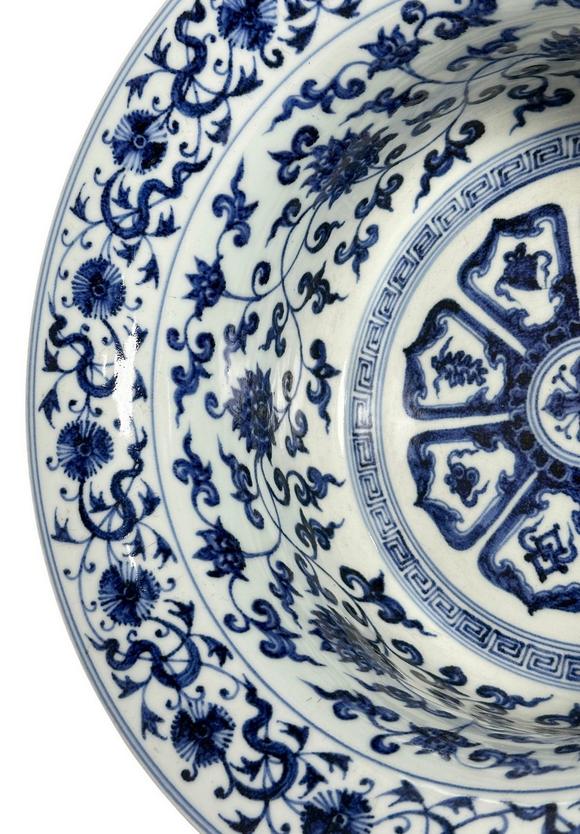 Castle AuctionA Chinese large Blue and white basin, Ming Dynasty Pr. 