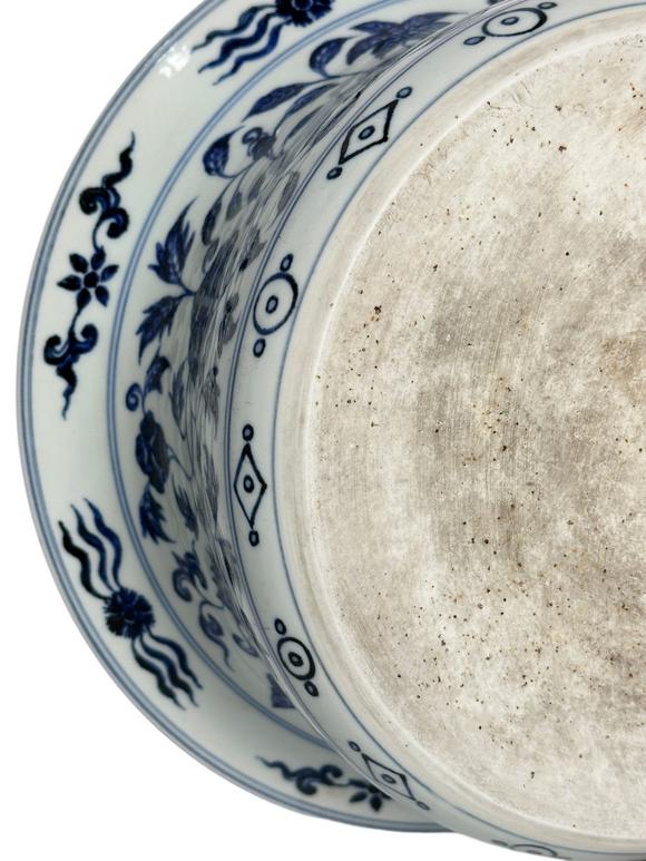 Castle AuctionA Chinese large Blue and white basin, Ming Dynasty Pr. 