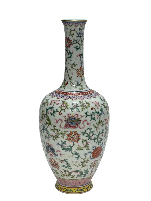 Castle AuctionA Chinese Famille Rose vase, Qian Long Pr. 