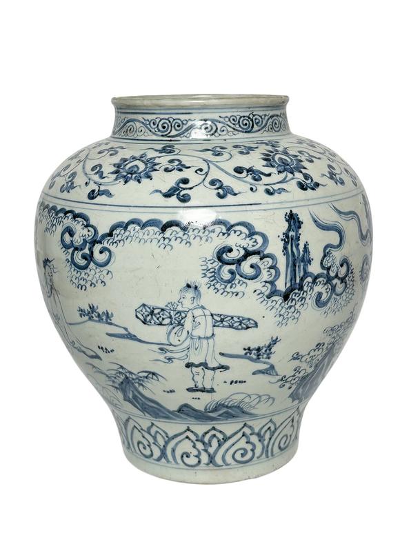 Castle AuctionA Chinese blue and white figure jar, Mid of Ming Dynasty Pr. 