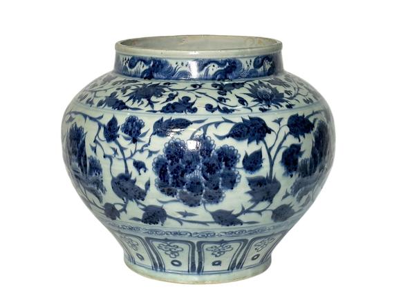 Castle AuctionA Chinese Blue-and-white jar, Ming Dynasty Pr. 