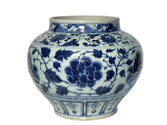 Castle AuctionA Chinese Blue-and-white jar, Ming Dynasty Pr. 