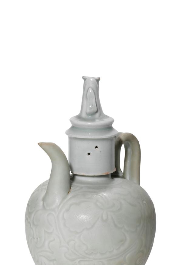 Castle AuctionA Qingbai Glaze Lion-Knob Covered Ewer, 12th–13th C Pr.