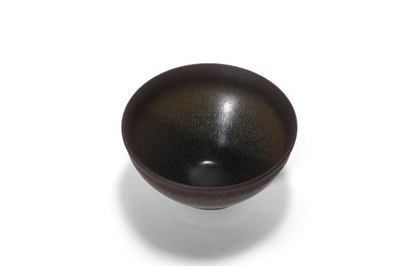 Castle AuctionA Jian Kiln Hare’s Fur Tea Bowl, 12th–13th C Pr.
